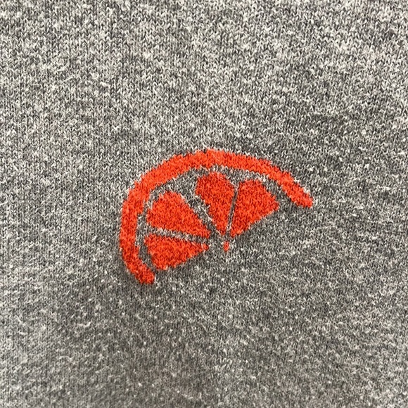 Old Navy sweater with oranges - Picture 4 of 4